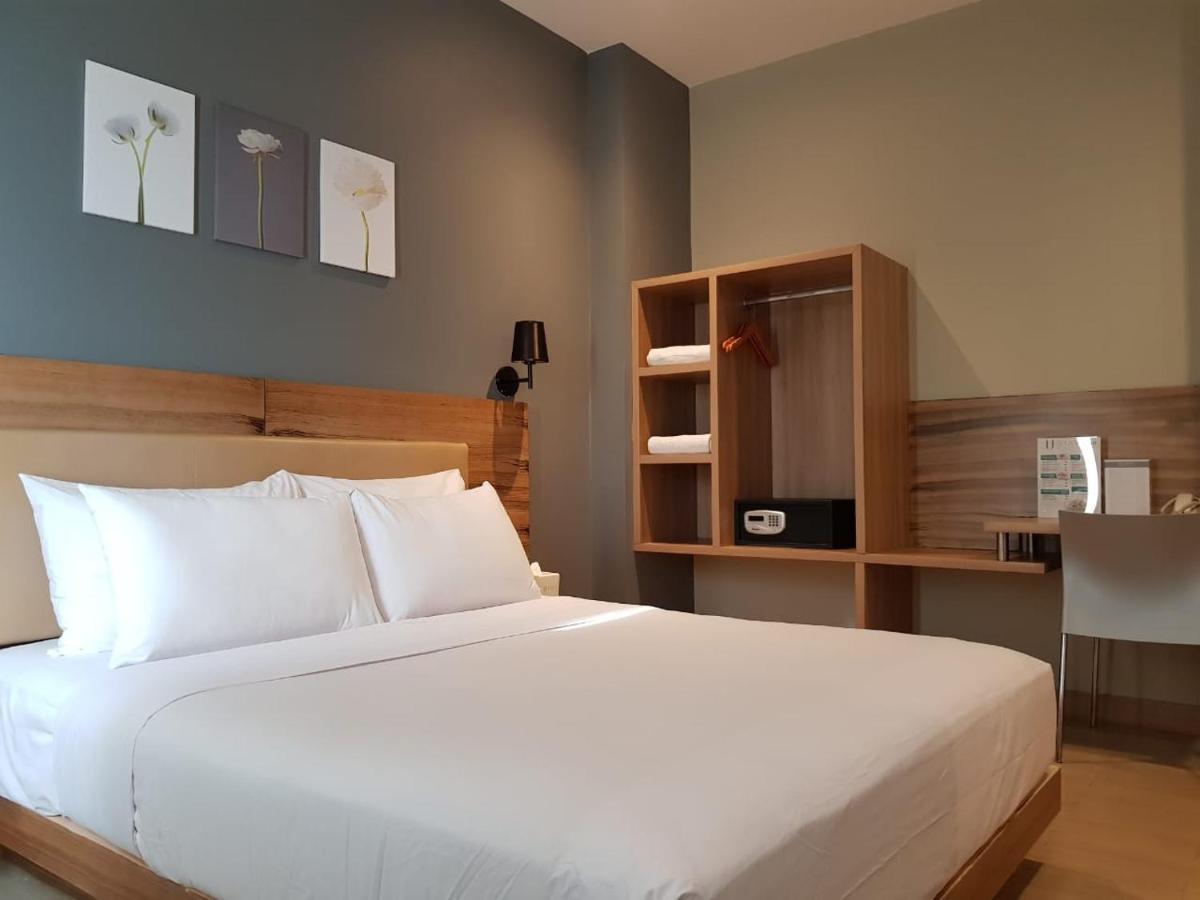 U Stay Hotel Mangga Besar Jakarta Ngoại thất bức ảnh